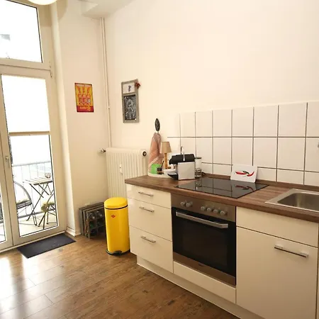Apartamento Ferienwohnung, Gemuetlicher Altbau Mit Balkon Naehe Fuerstenplatz Und Koenigsallee