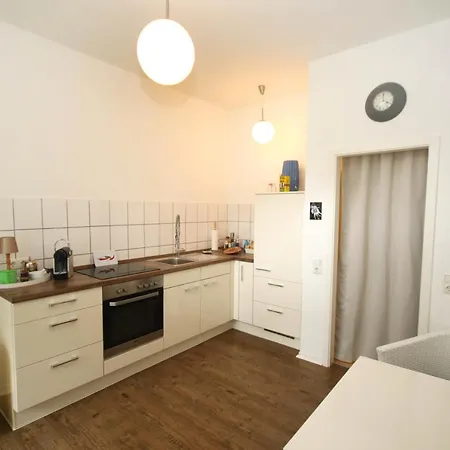 Ferienwohnung, Gemuetlicher Altbau Mit Balkon Naehe Fuerstenplatz Und Koenigsallee * Düsseldorf