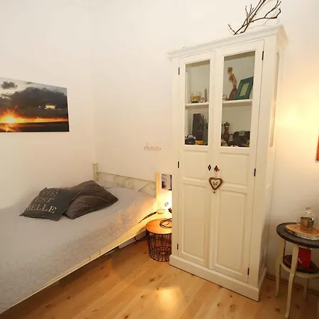 Ferienwohnung, Gemuetlicher Altbau Mit Balkon Naehe Fuerstenplatz Und Koenigsallee Düsseldorf